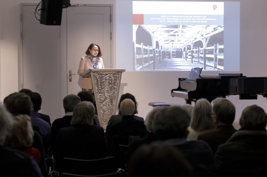 Grußwort der Oberbürgermeisterin Gertrud Maltz-Schwarzfischer (C) Bilddokumentation Stadt Regensburg
