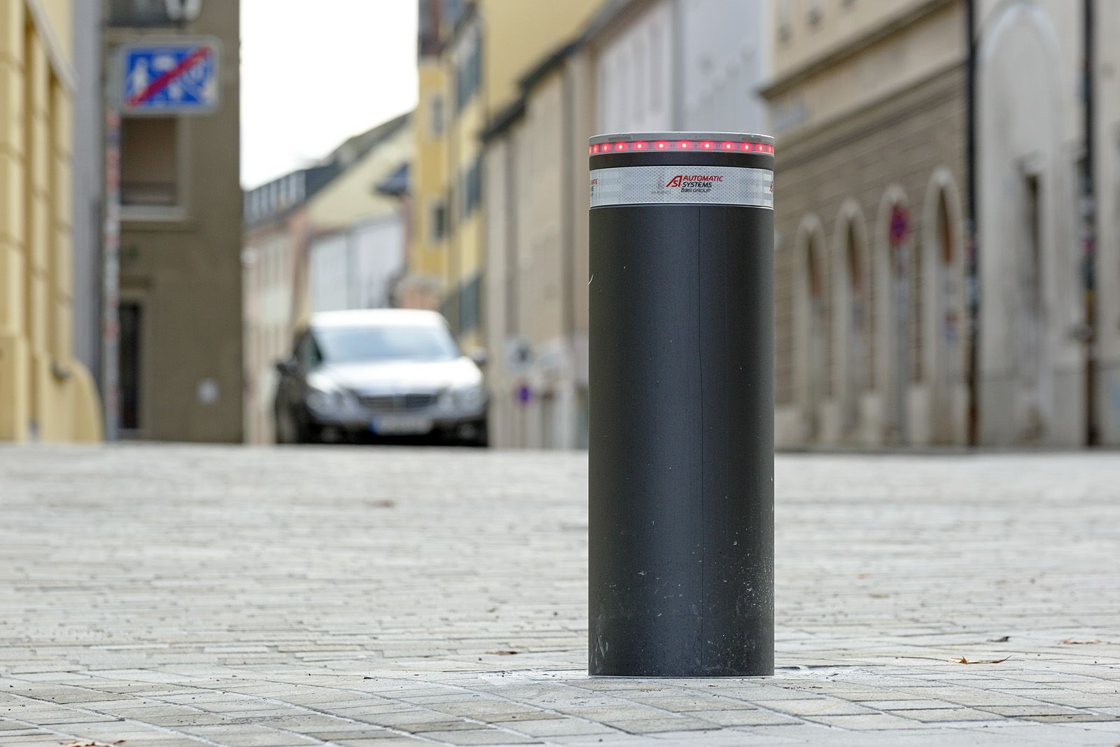 Fotografie: Versenkbarer Poller auf dem Hunnenplatz 