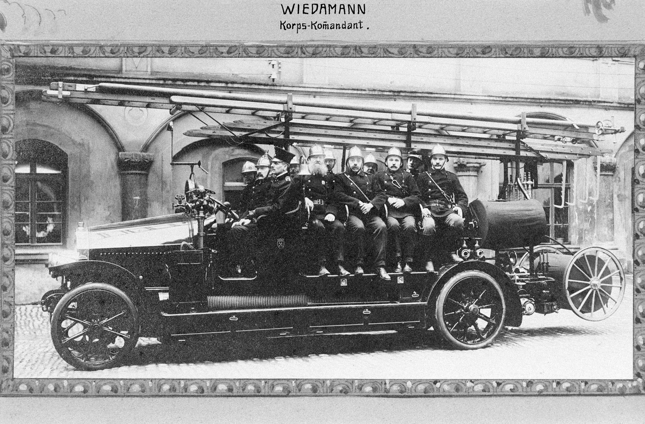 Immer einsatzbereit - Feuerwehrauto 1914