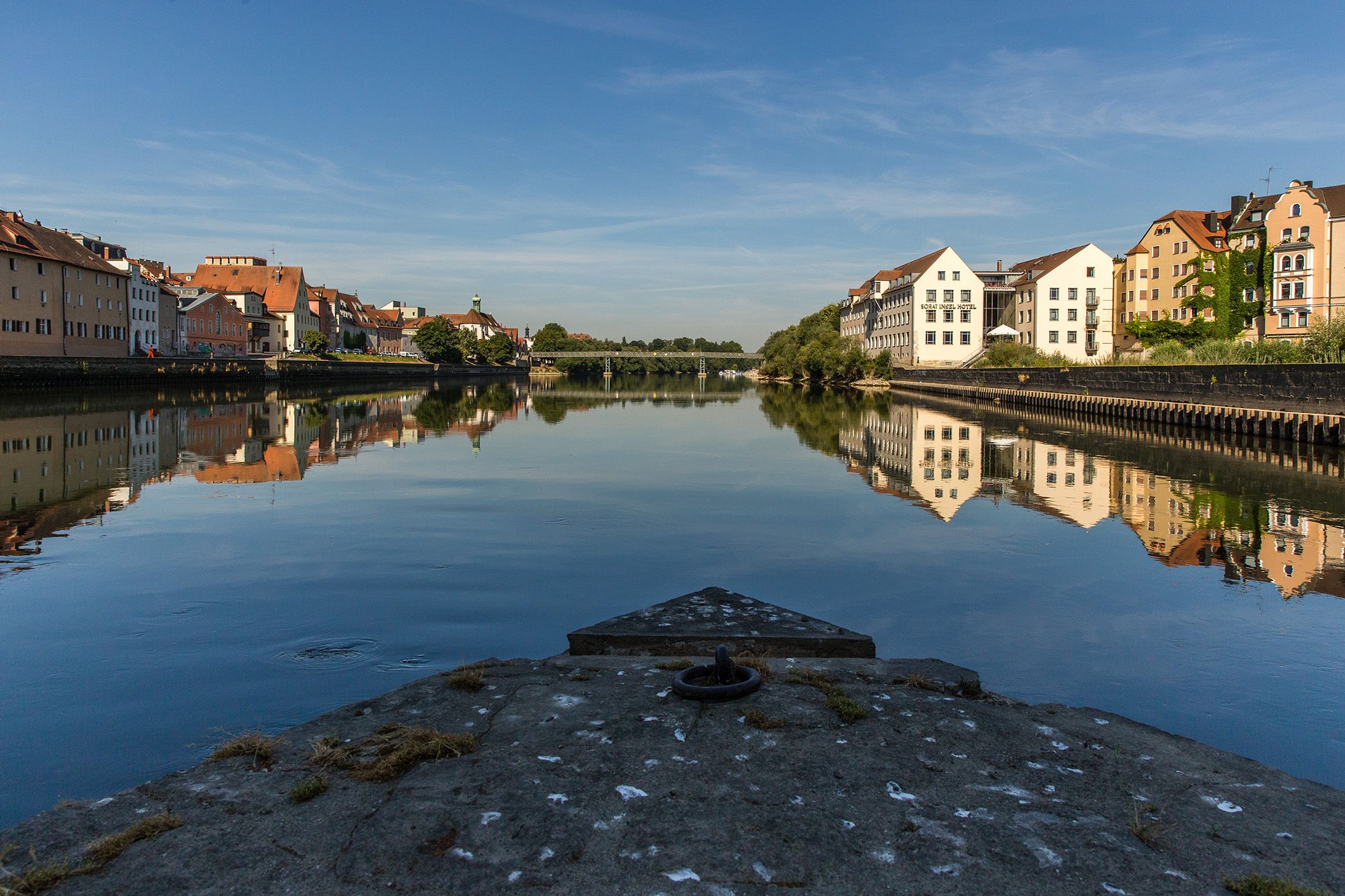 Blick von der Steinernen Brücke nach Westen