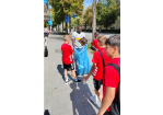 Fotografie - Jahn Cleanup Day - Jahn-Spieler und Kinder beim Müllsammeln