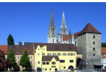 Herzogshof mit Römerturm bei Sonne  (C) Stadt Regensburg Peter Ferstl