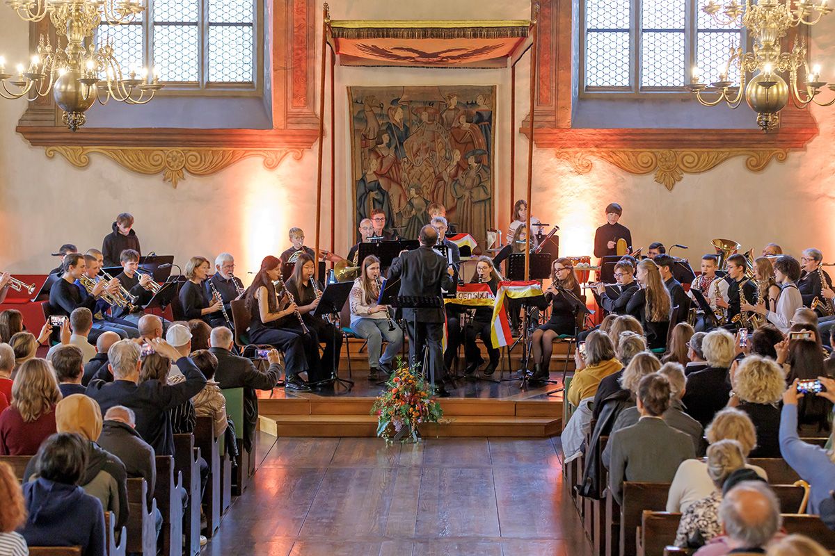 Fotografie - Die Musikschule Dr. 4 aus Odessa und die Sing-und Musikschule Regensburg treten gemeinsam im Historischen Reichssaal in Regensburg auf