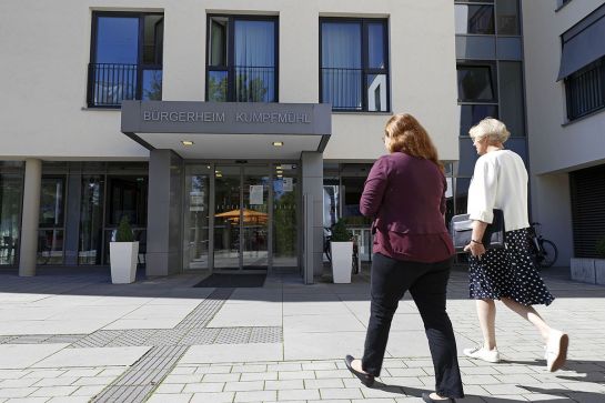 Unangekündigte Besuche in Alten- und Pflegeheimen gehörten zum Berufsalltag. (C) Bilddokumentation Stadt Regensburg