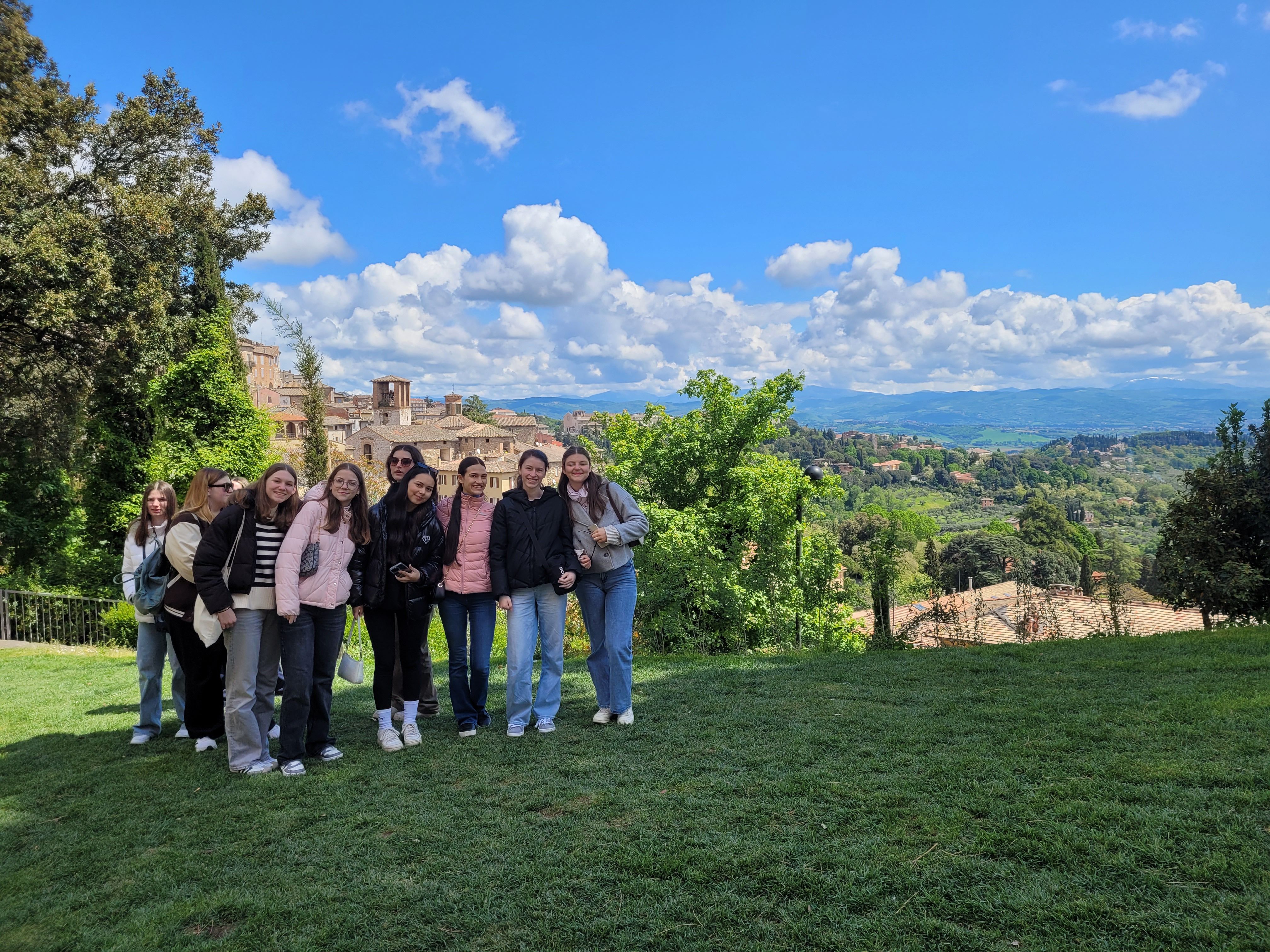 5_Germaninen an herrlichem Aussichtspunkt in Perugia
