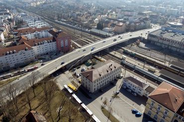 Bahnhofsareal - Busspuren Galgenbergbrücke (C) Bilddokumentation Stadt Regensburg Bahnhofsareal - Busspuren Galgenbergbrücke