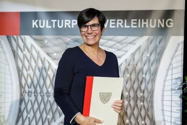 Fotografie - Carola Kupfer - Vertreterin des Vereins "Regensburg liest e.V.", Kulturförderpreisträger 2020