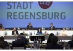Konstituierende Sitzung 2020 - Podium mit BM und OB (C) Bilddokumentation Stadt Regensburg