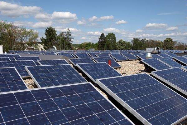 Fotografie: Photovoltaikanlage auf einem Flachdach