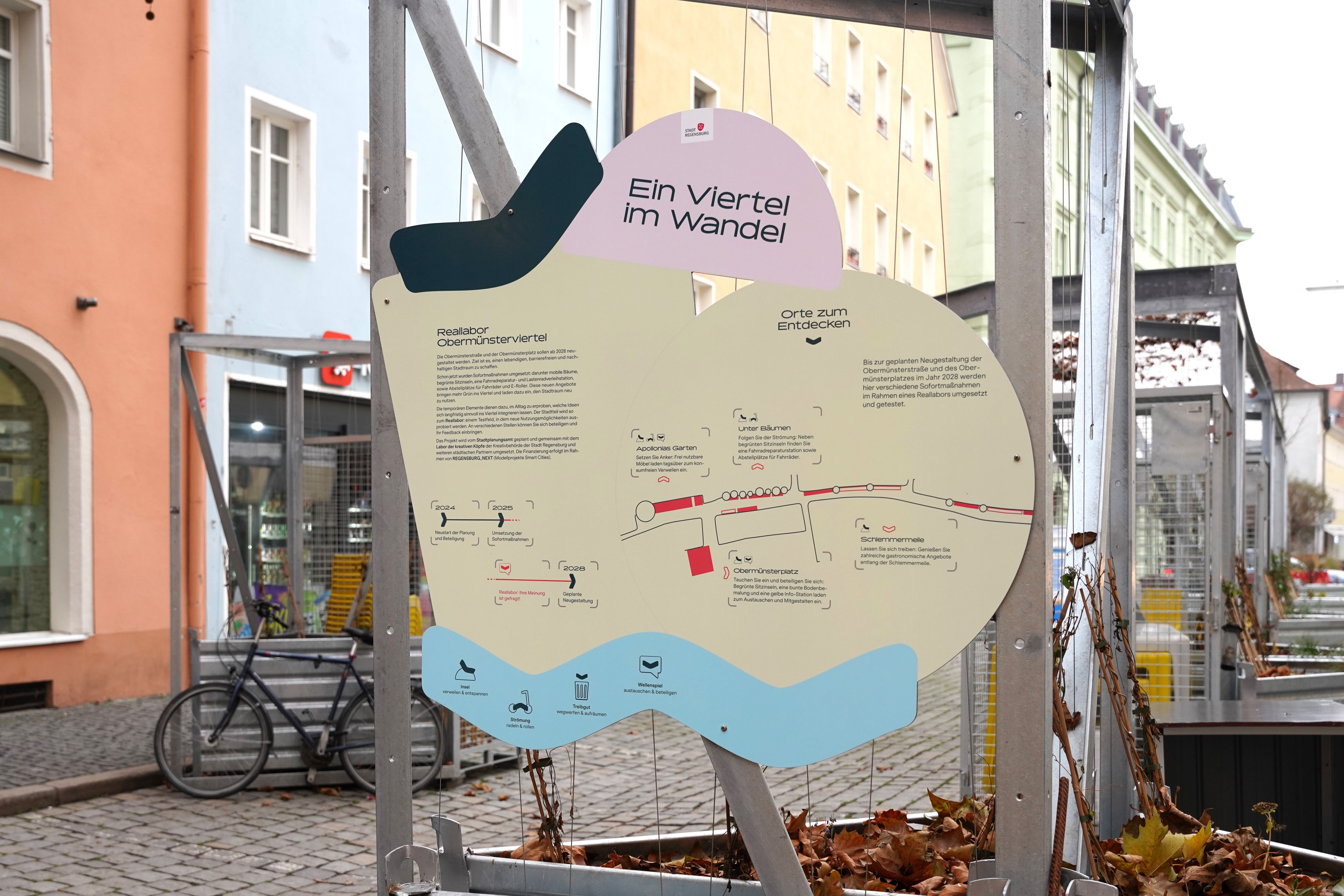 Fotografie: Die neue Informationstafel zu Apollonias Garten wurde bereits angebracht.