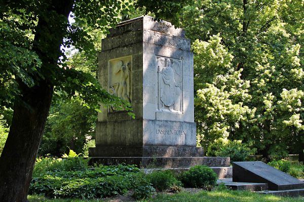 Kriegerdenkmal Unter den Linden II (c) Stadt Regensburg, Hana Bejlková