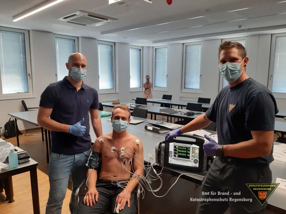 Teilnehmer bei einem EKG