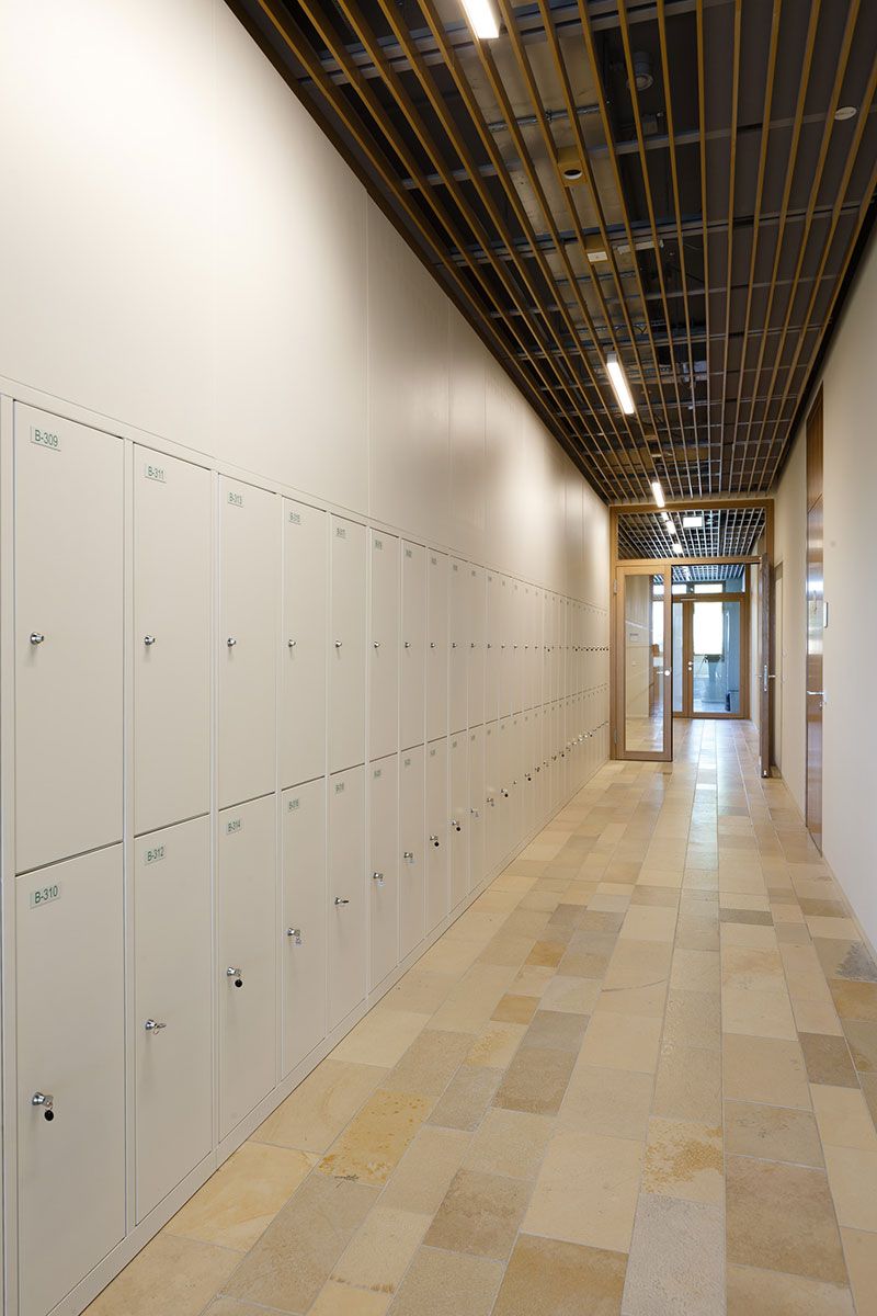 Neubau Berufliche Oberschule Regensburg - Ein Spind pro Schüler