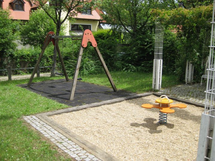 Spielplätze in Regensburg - Fritz-Schäffer-Weg -01 © Stadt Regensburg