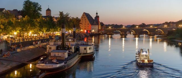 Fotografie - Sommerabend mit Blick auf Steinerne Brücke