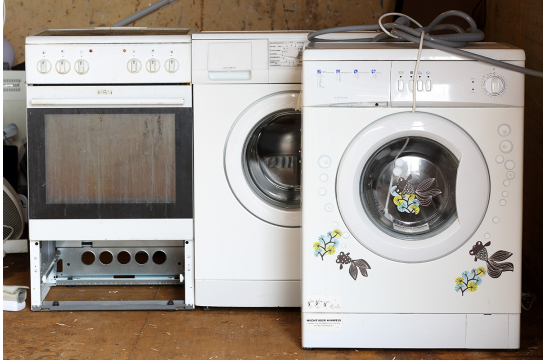 Fotografie - Waschmaschine und andere Großgeräte zur Entsorgung