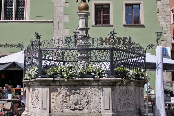 Adlerbrunnen (c) Stadt Regensburg, Hana Bejlková