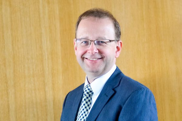Porträt: Dr. Christoph Häusler