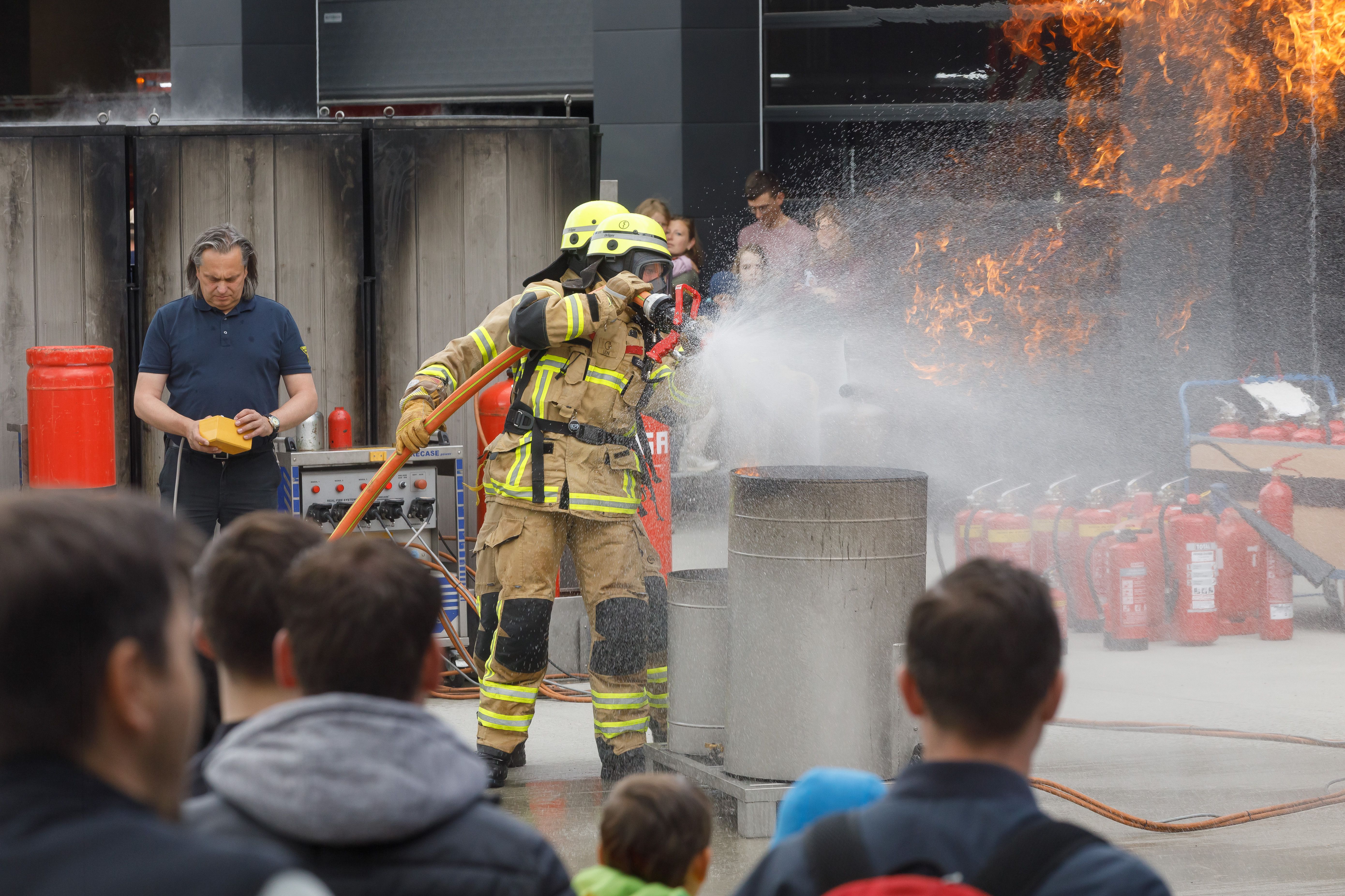 Fotografie: Schauübung zur Brandbekämpfung