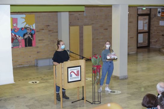 Gebäck als Präsent bei der Spendenübergabe (C) Städt. BS II
