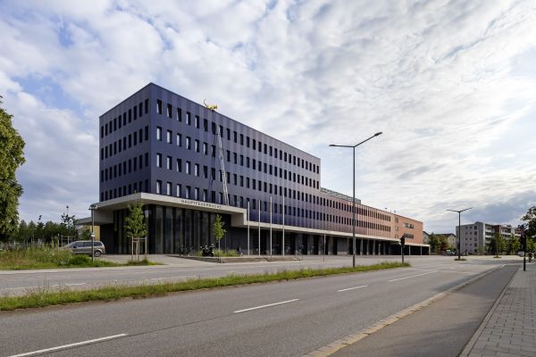 Fotografie: Ost- und Nordfassade der neuen Hauptfeuerwache