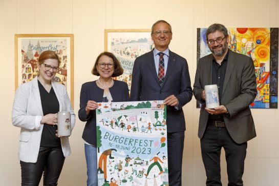 Fotografie: Gruppenbild bei der Pressekonferenz zum Bürgerfest 2023 (C) Bilddokumentation Stadt Regensburg