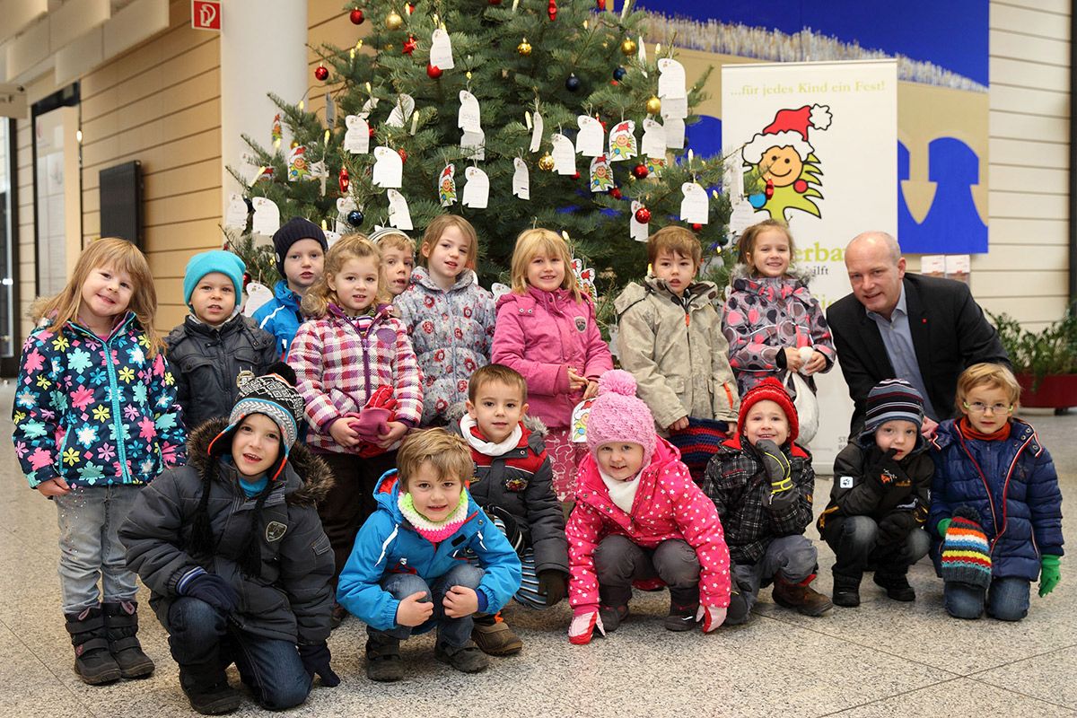 Kinderbaum 2013 - Tagesgruppe Burgweinting