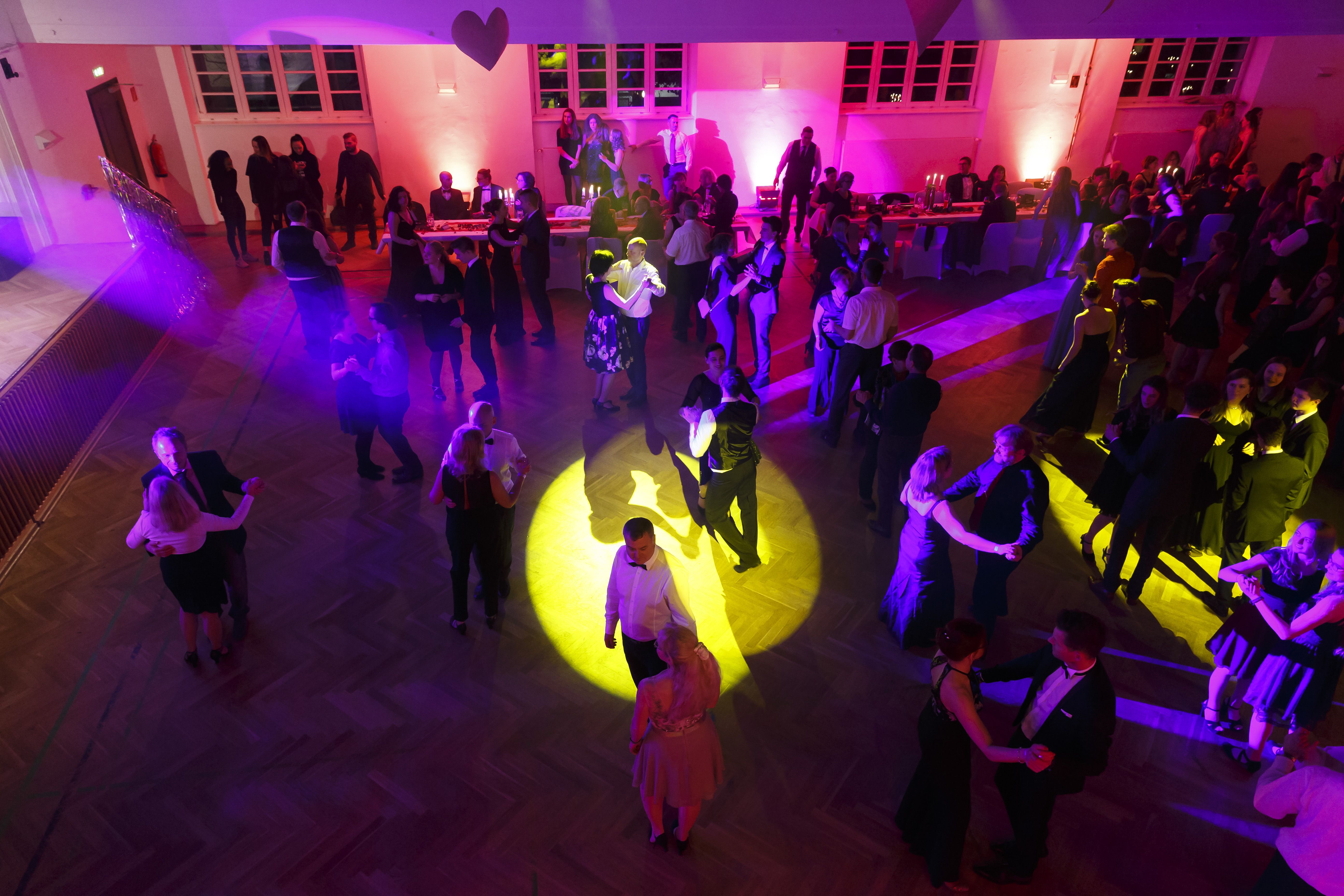 Tanzball Casino Royale Auswahl 11