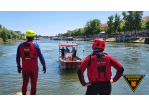 Boot und Mannschaft an der Donau