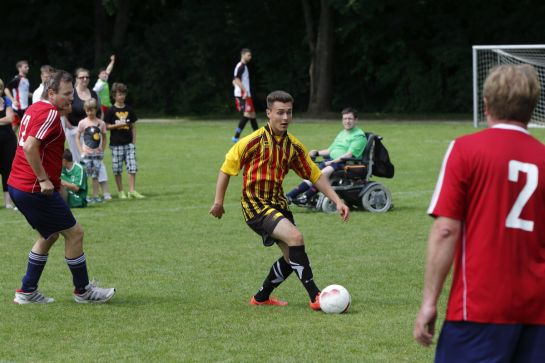 Fotografie: Frank Reinel auf dem Fußballplatz © Bilddokumentation Stadt Regensburg