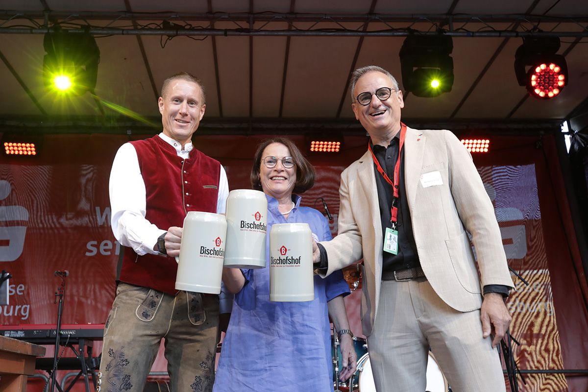 Fotografie: Eröffnung des Bürgerfestes durch Oberbürgermeisterin Gertrud Maltz-Schwarzfischer und Kulturreferent Wolfang Dersch