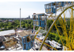 Fotografie: Blick auf das Riesenrad auf der Maidult, im Hintergrund der Regensburger Dom