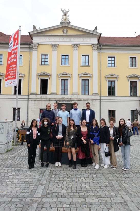 Opernbesuch Zauberflöte Theater Regensburg 01 (C) GlSe