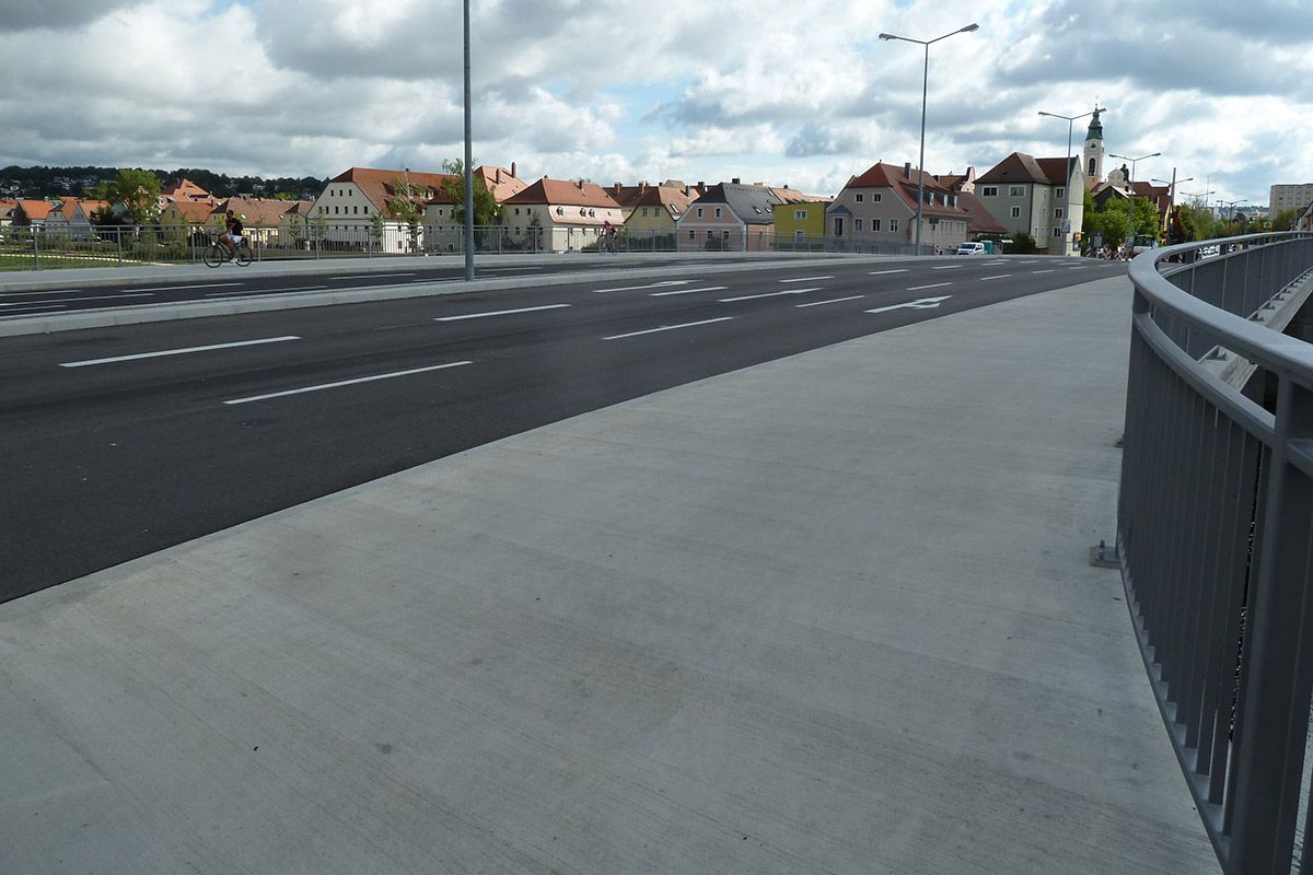 Brückenbau - Eröffnung Reinhausener Brücke