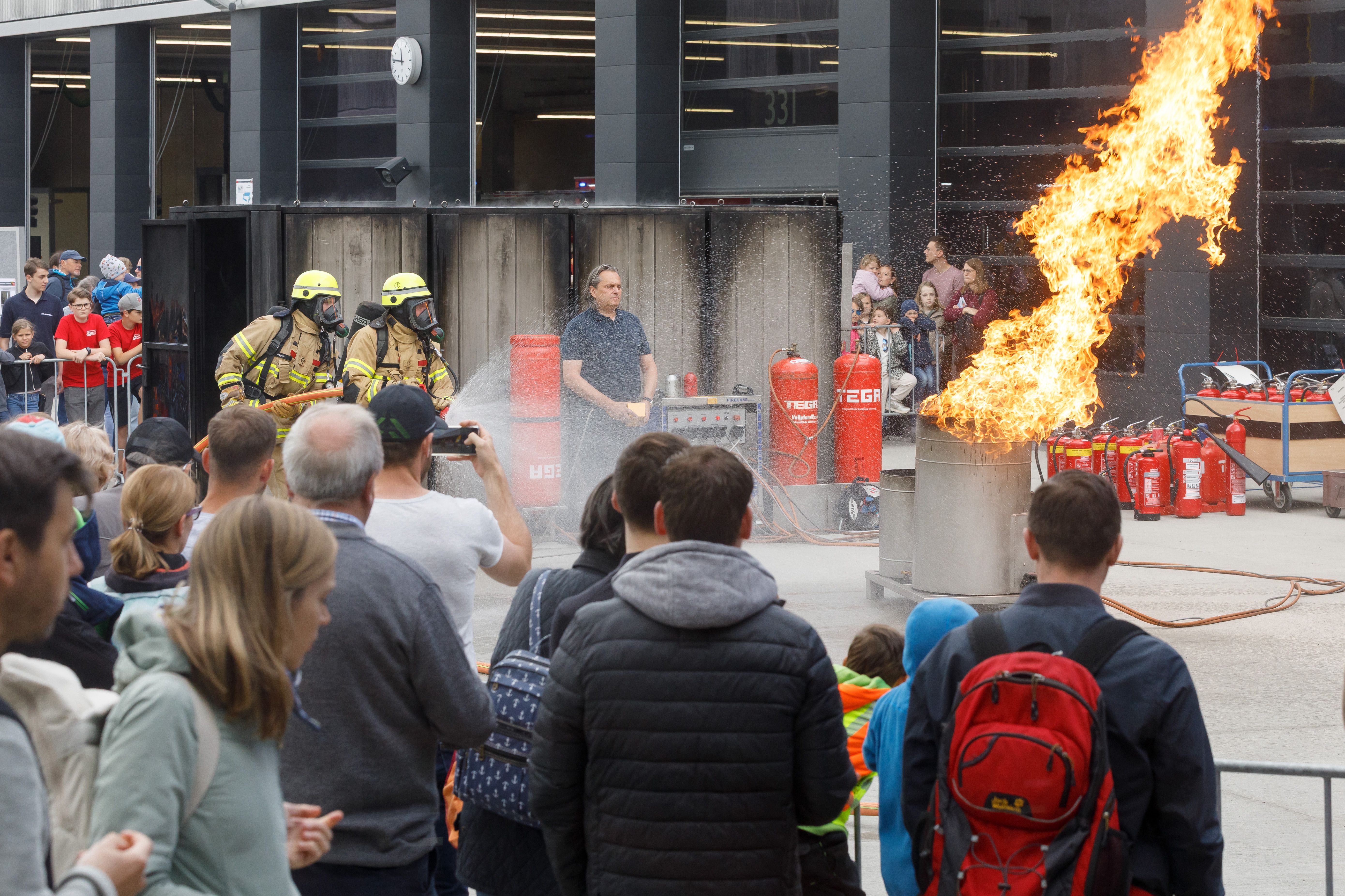 Vorführung Berufsfeuerwehr Regensburg