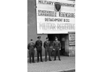Amerikanische Offiziere der Militärregierung vor dem Neuen Rathaus