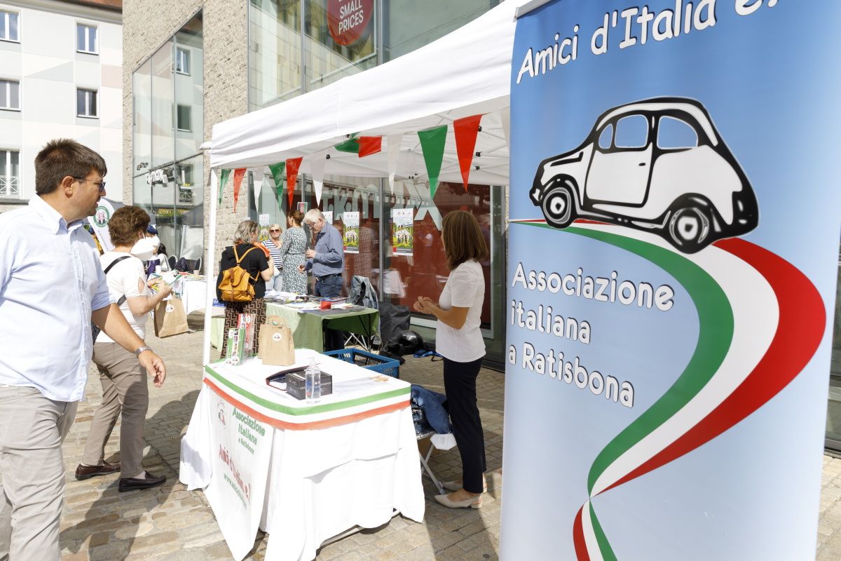 Infostand des Vereins Amici d'Italia