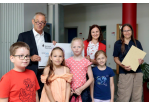 Ökoschulprogramm Preisverleihung 2023 - 1. Platz GS Burgweinting, Preisverleihung an Frau Fuchs und Frau Kluck © Bilddokumentation Stadt Regensburg