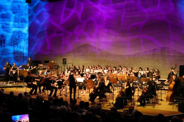 Bitter Sweet Symphony unter der Leitung von Veronika Frieß