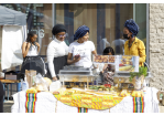 Essensstand mit Spezialitäten aus Guinea (C) Bilddokumentation Stadt Regensburg