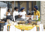 Essensstand mit Spezialitäten aus Guinea