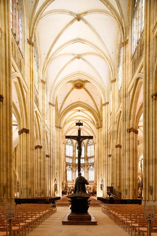 Innenansicht des Doms zu Regensburg