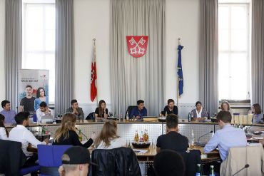 Mitreden, Mitmachen, Mitbestimmen - Jugendbeirat (C) Bilddokumentation Stadt Regensburg Mitreden, Mitmachen, Mitbestimmen - Jugendbeirat