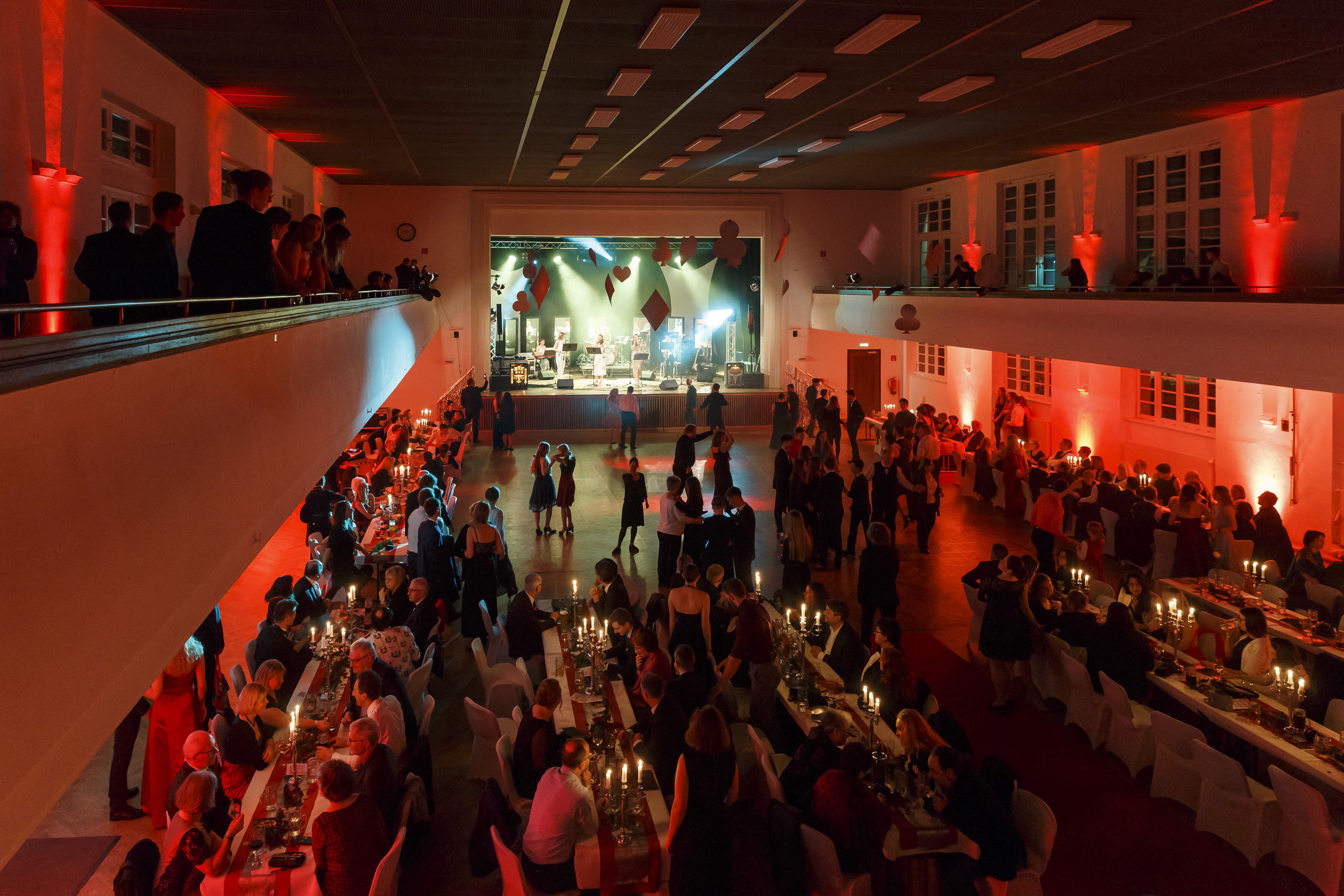 Tanzball Casino Royale Auswahl 10