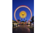 Fotografie - Beleuchtetes Riesenrad auf dem Kepler-Areal bei Nacht (C) Bilddokumentation Stadt Regensburg