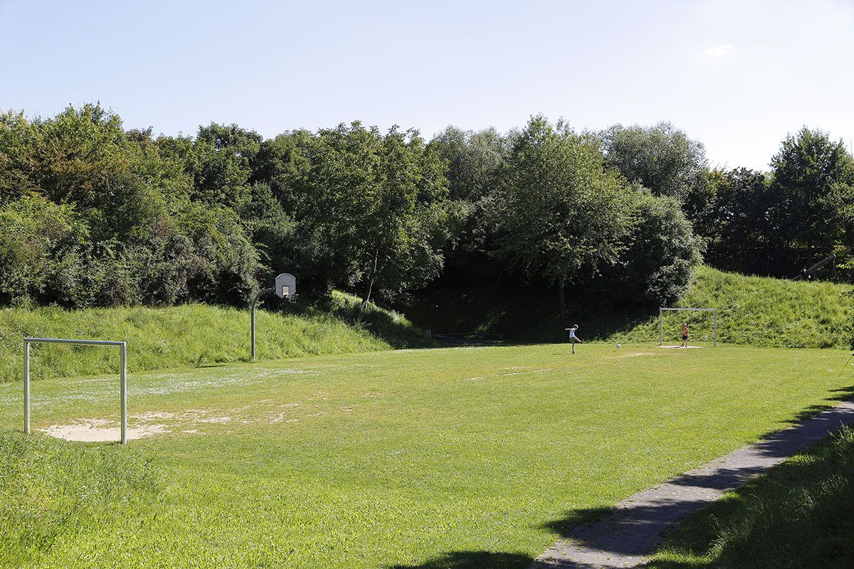 Fotografie - Bolz- und Basketballplatz
