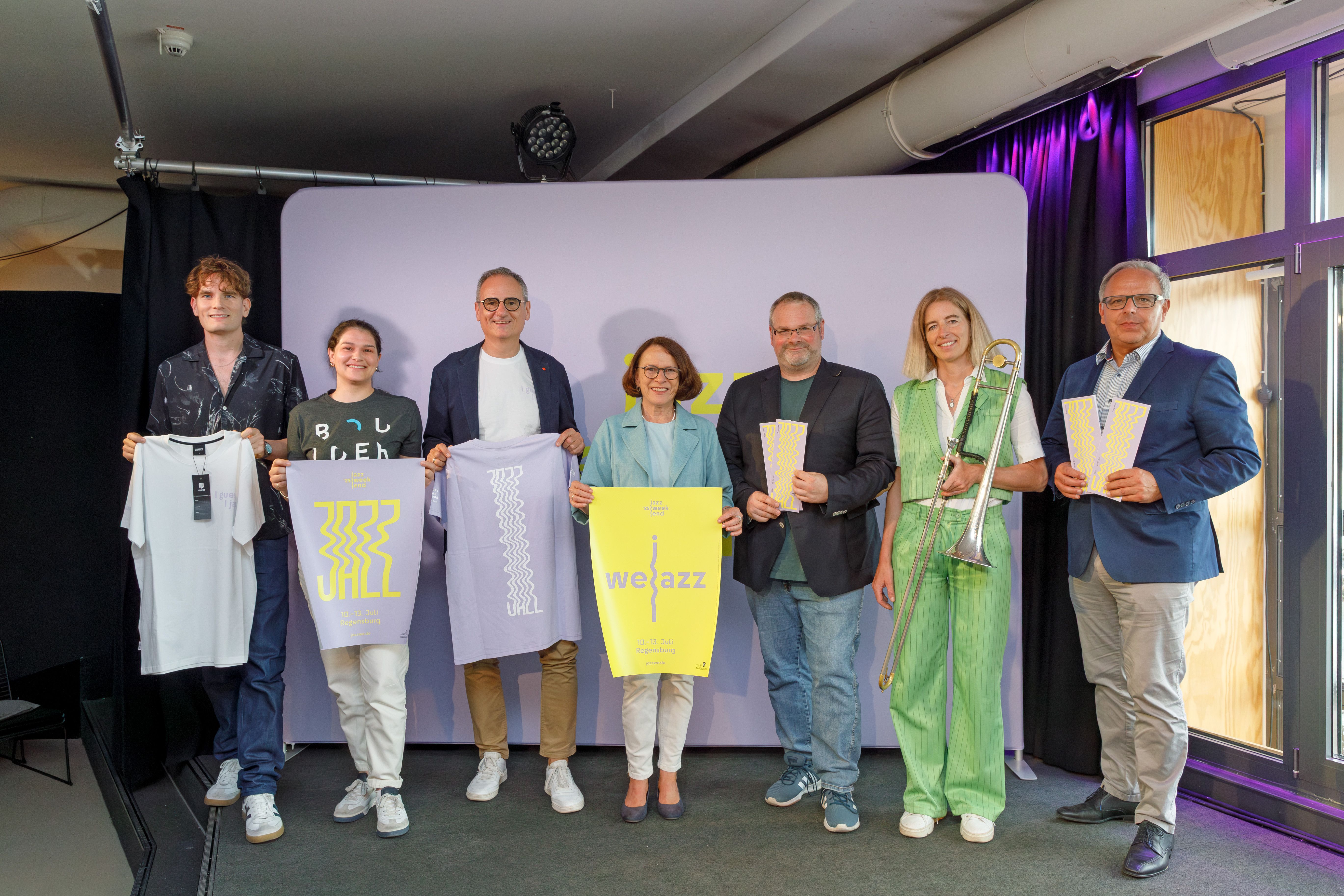 Fotografie – Oberbürgermeisterin Gertrud Maltz-Schwarzfischer und Kulturreferent Wolfgang Dersch mit den weiteren Verantwortlichen bei der Pressekonferenz