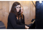 Tag der offenen Tür, Francisca Ribeiro spielt Klavier