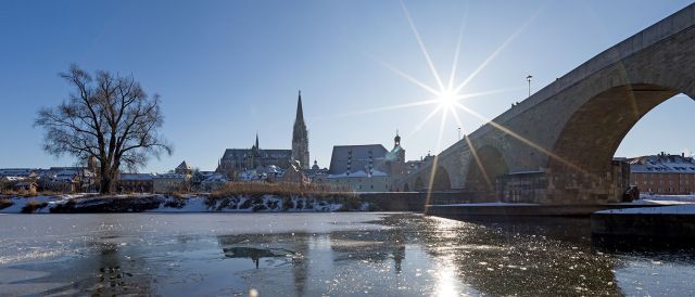 Fotografie - Blick auf die Alstadt und die Steinerne Brücke
