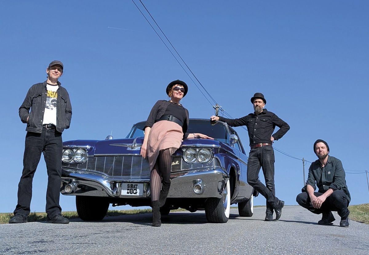 Fotografie – Gruppenbild der Regensburger Rock Band Stray Dog (Poetry) Experience